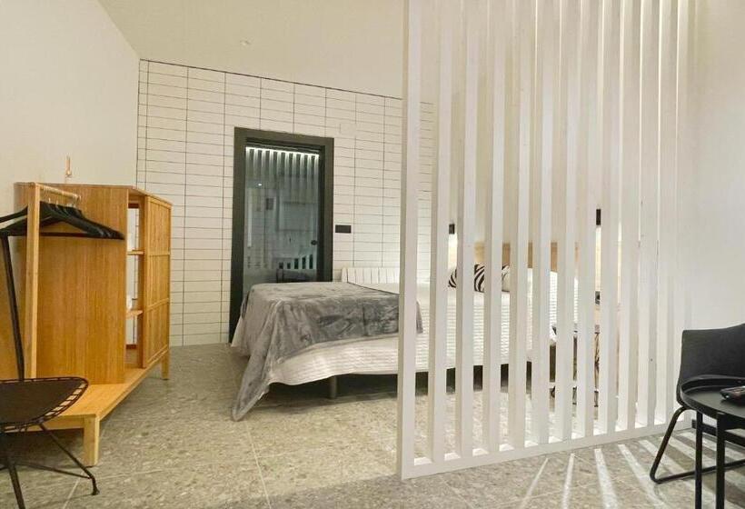 Apartamentos Mk77 León Lahoz