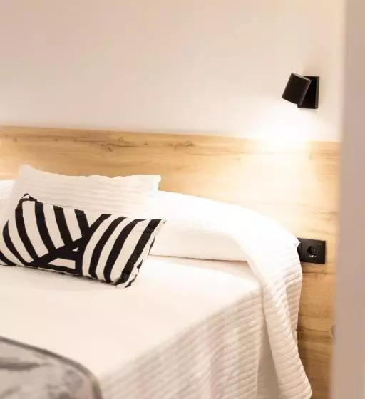 Apartamentos Mk77 León   Lahoz