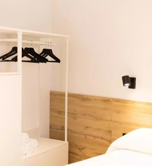 Apartamentos Mk77 León   Lahoz