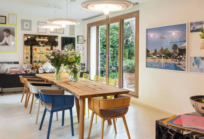 تختخواب و صبحانه The Magic Forte