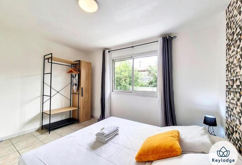 Kaz Luma Joliment Décorée Le Tampon