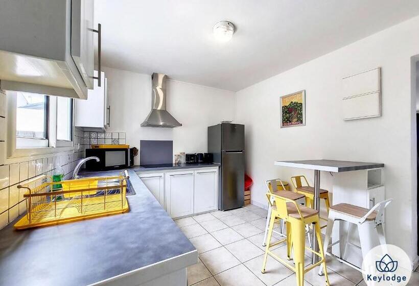 Kaz Luma Joliment Décorée Le Tampon