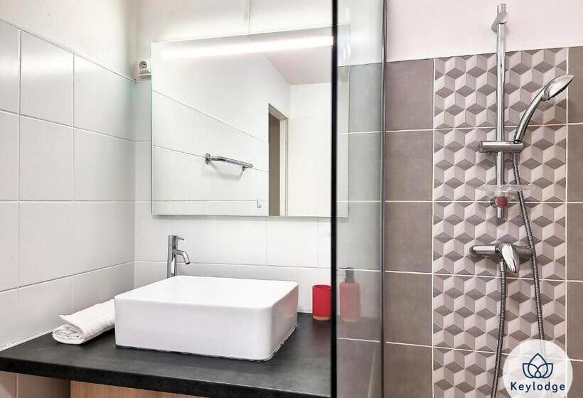 Kaz Luma Joliment Décorée Le Tampon