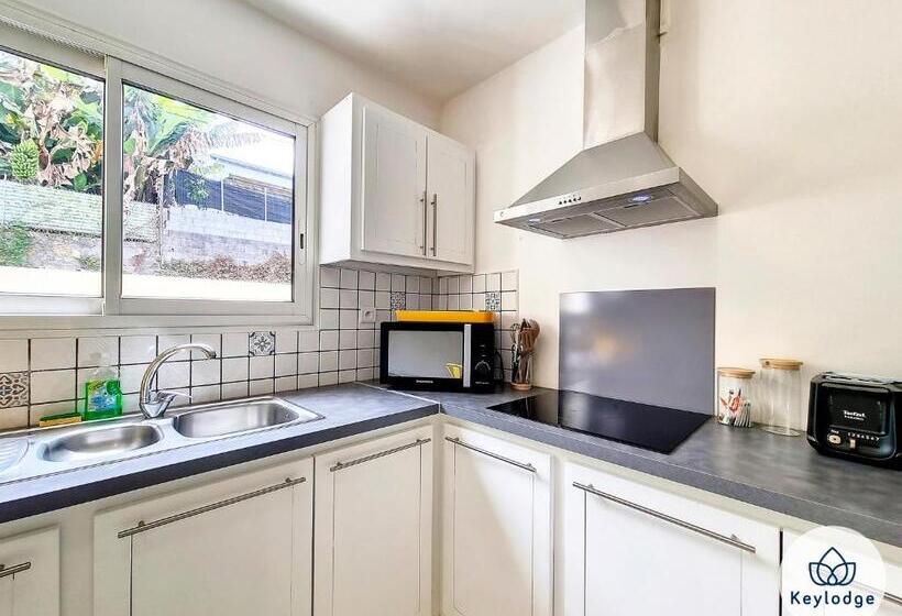 Kaz Luma Joliment Décorée Le Tampon