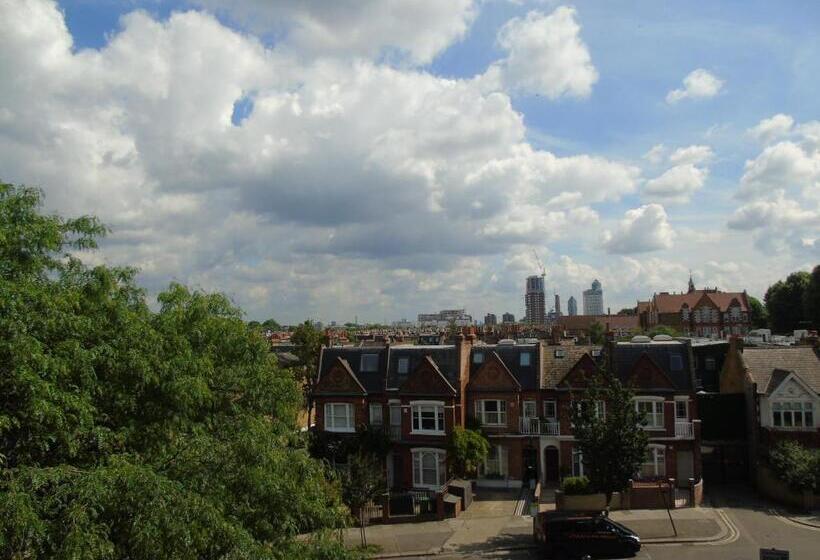 Modern 2 Bedroom Flat Near Chelsea