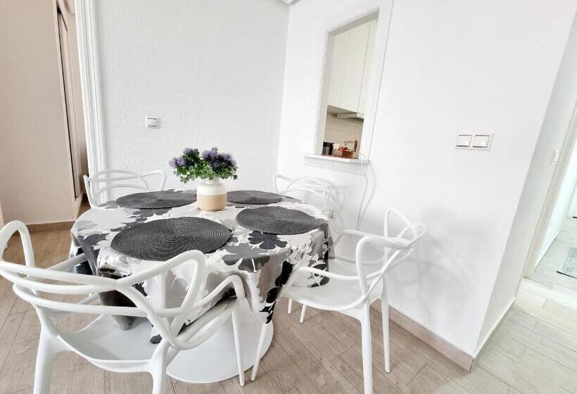 Elegant Apartment In An Excellent Area