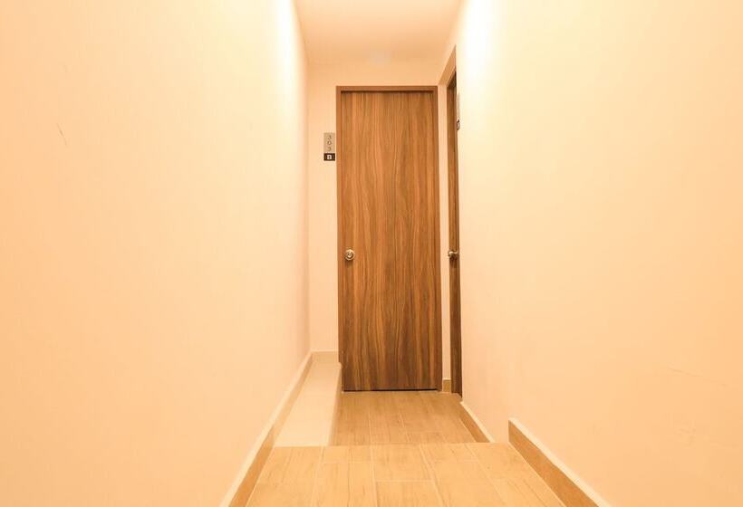 Отель Colmena Monterrey