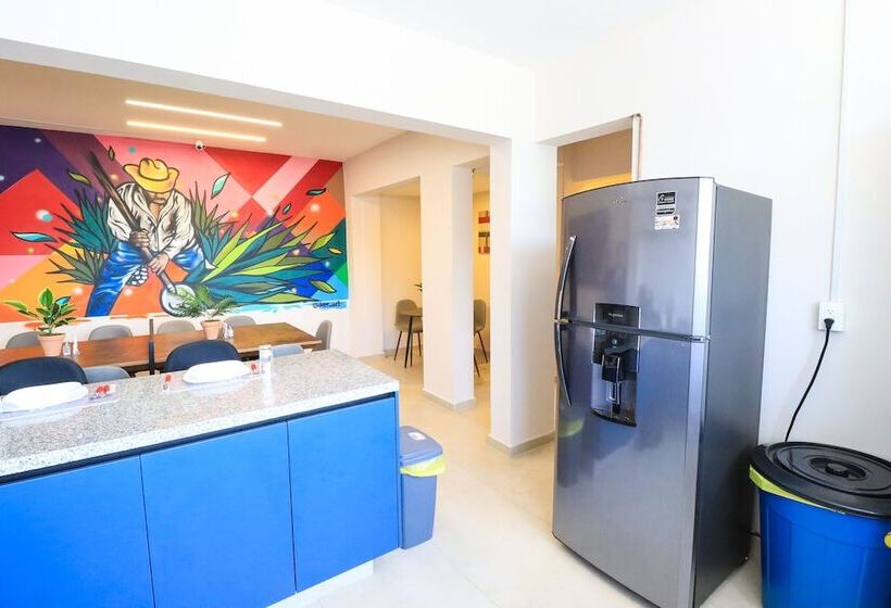 Отель Colmena Monterrey