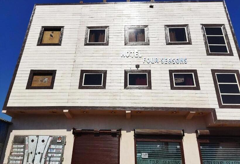 בית מלון כפרי Pop 85307 Four Seaons