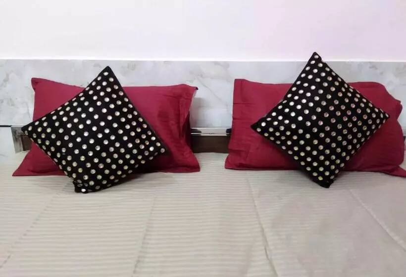 Hotelli Pop 85307  Four Seaons