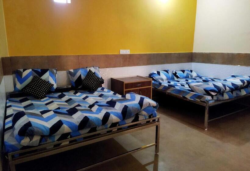 בית מלון כפרי Pop 85307 Four Seaons