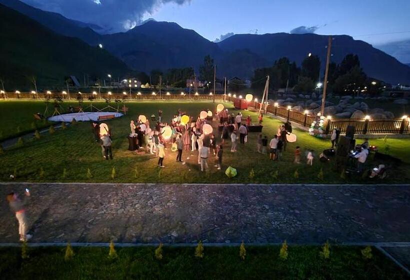هتل Suatis Resort Kazbegi