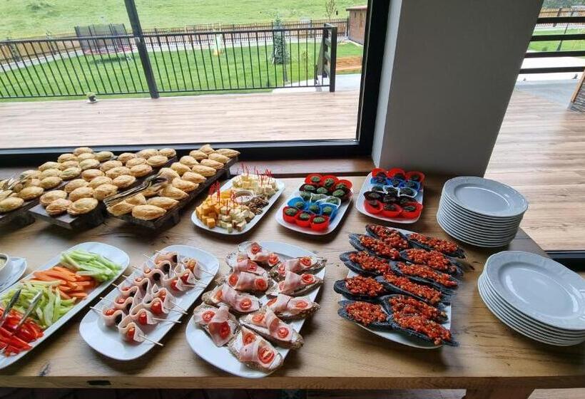 هتل Suatis Resort Kazbegi