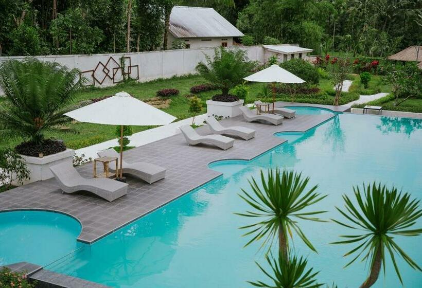 Nirvana Hotel Resort Tetebatu