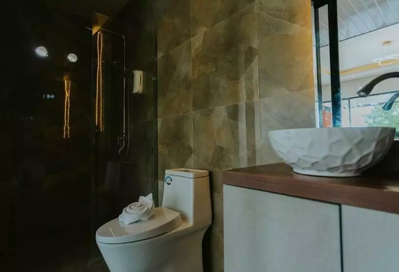 Nirvana Hotel Resort Tetebatu
