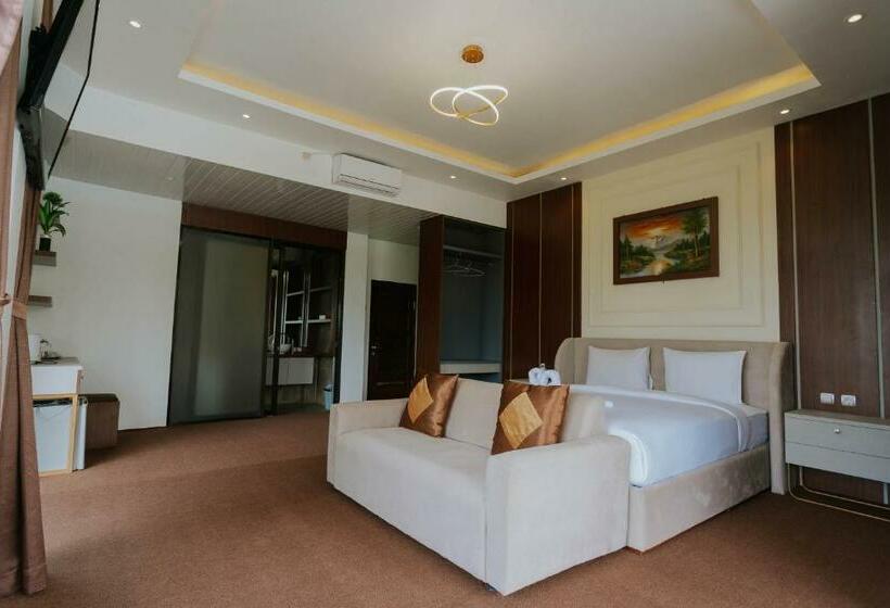 Nirvana Hotel Resort Tetebatu