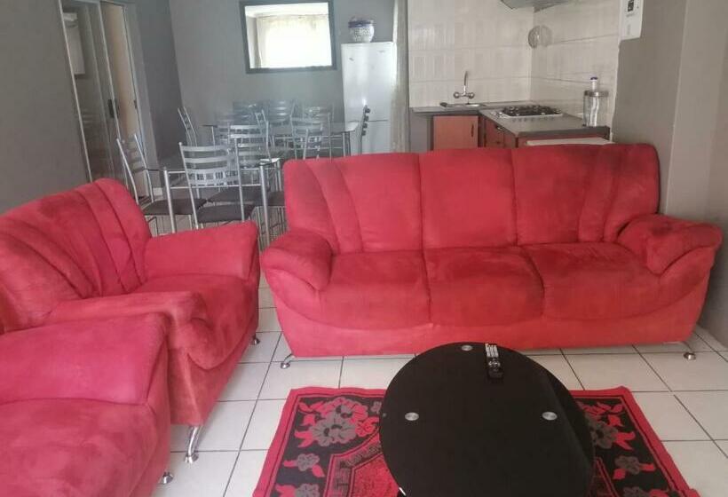 ペンション Tushiya Guest Lodge Witbank