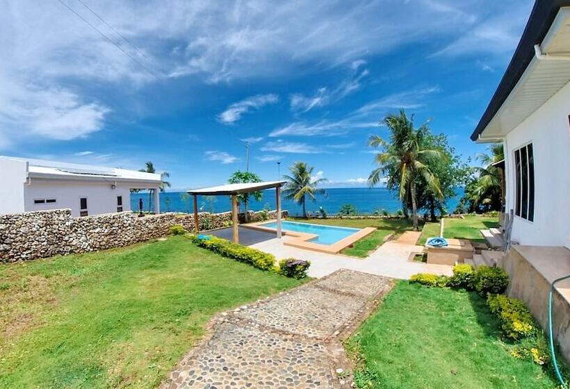 استراحتگاه The Gabayan Riviera