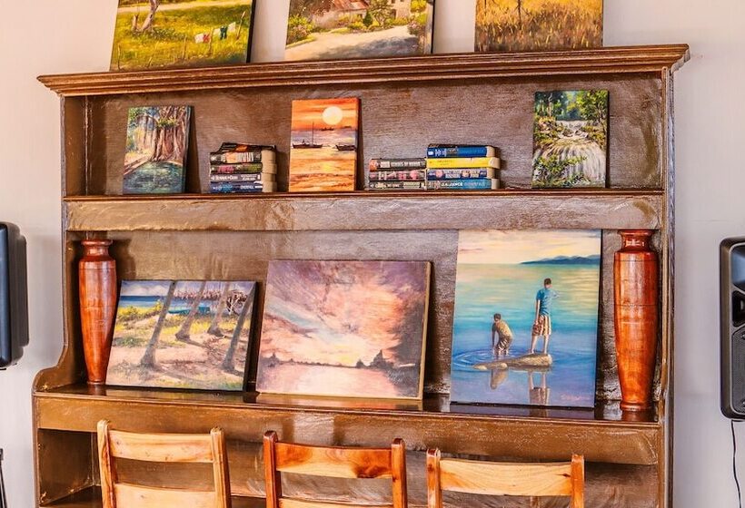 استراحتگاه The Gabayan Riviera