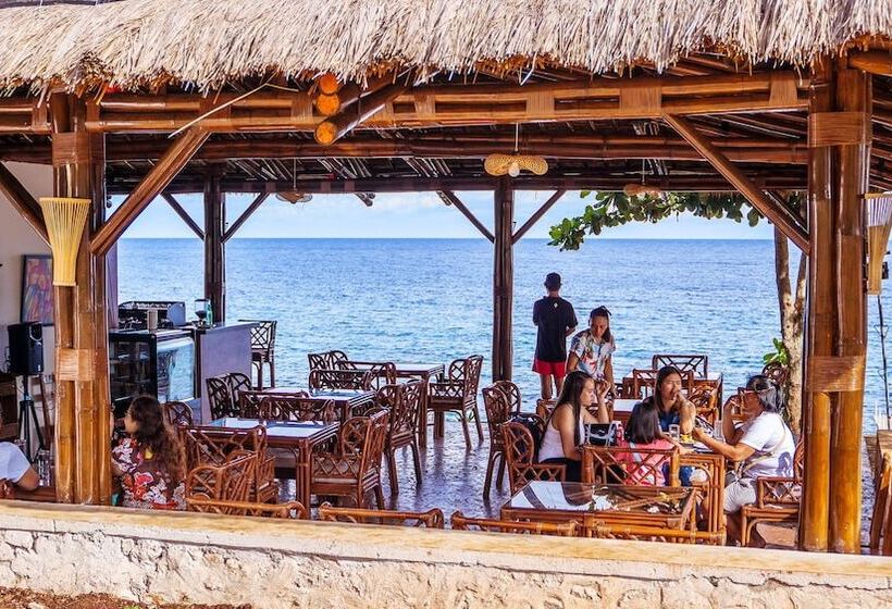 استراحتگاه The Gabayan Riviera