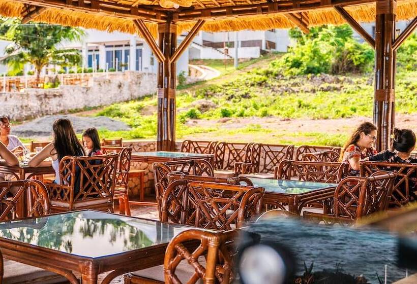 استراحتگاه The Gabayan Riviera