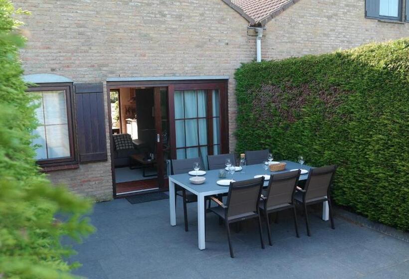 Strandgeluk, Joost De Moorstraat 6