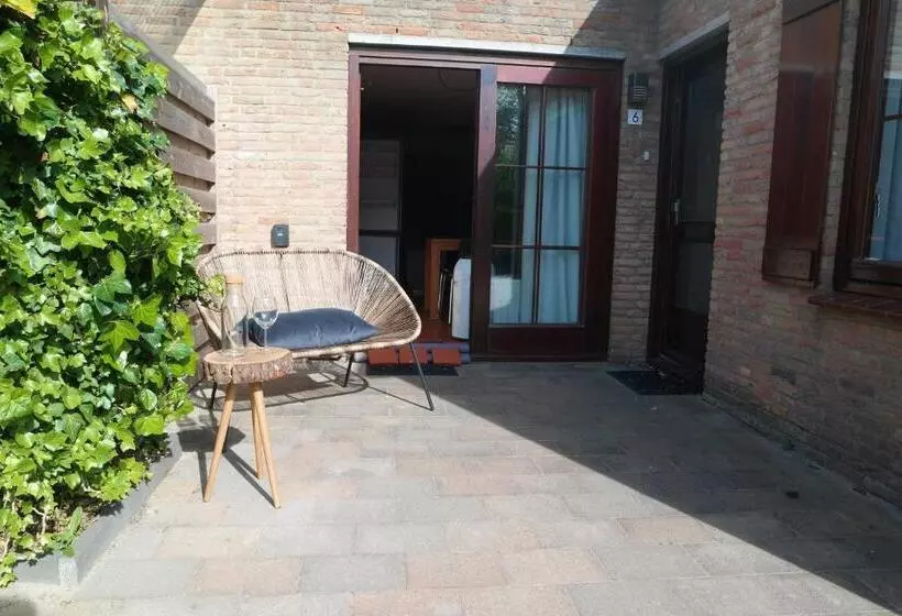 Strandgeluk, Joost De Moorstraat 6