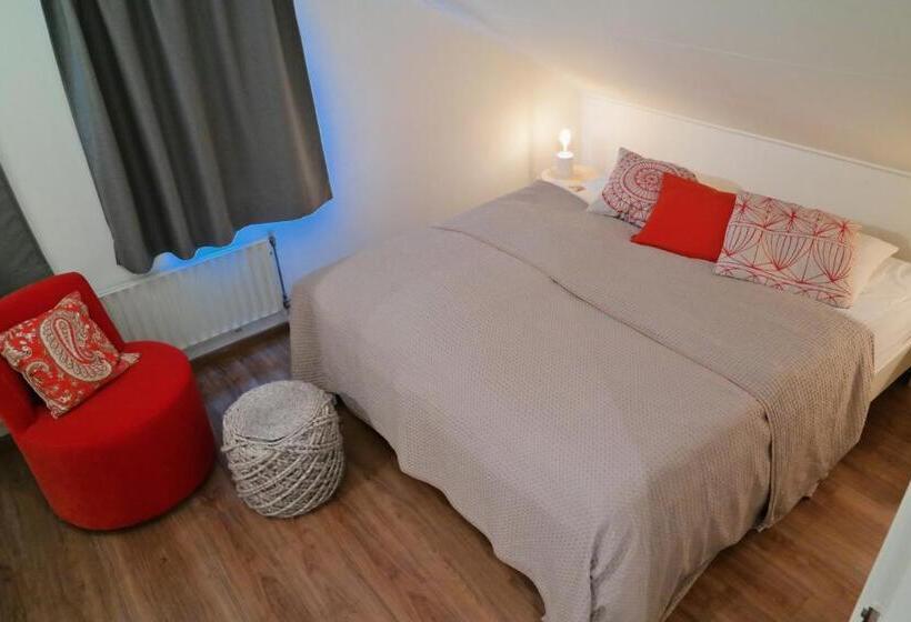 Strandgeluk, Joost De Moorstraat 6