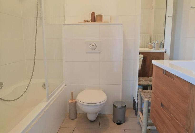 Strandgeluk, Joost De Moorstraat 6