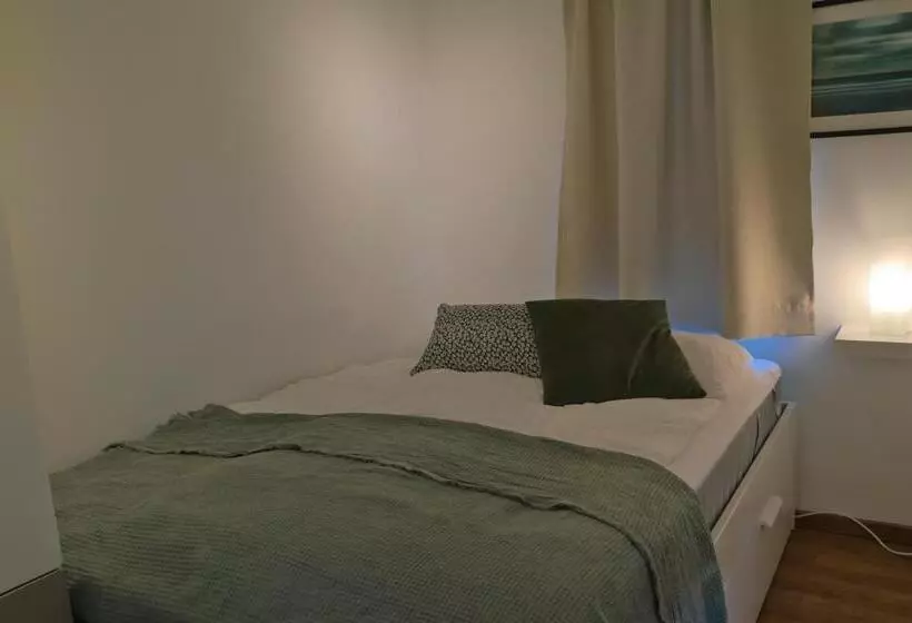 Strandgeluk, Joost De Moorstraat 6