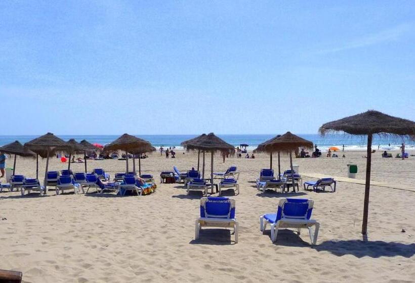 El Velero En La Playa Victoria Grupo Ac Gestion