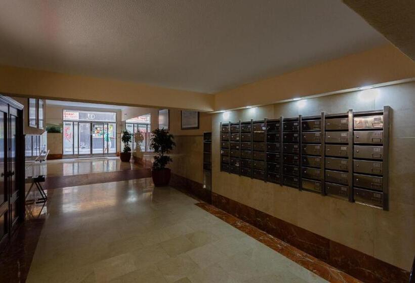 El Velero En La Playa Victoria Grupo Ac Gestion