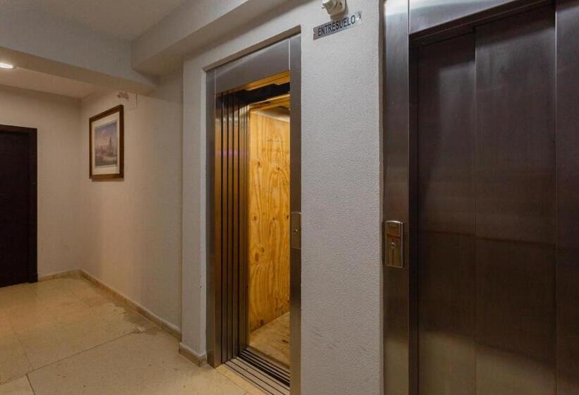 El Velero En La Playa Victoria Grupo Ac Gestion