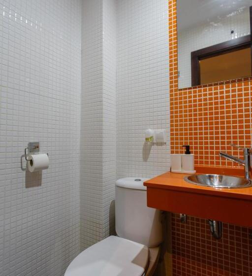 El Velero En La Playa Victoria Grupo Ac Gestion