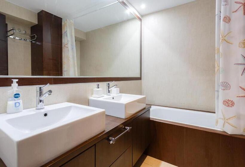 El Velero En La Playa Victoria Grupo Ac Gestion