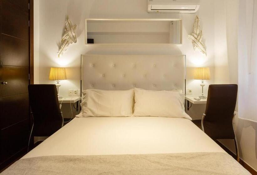 El Velero En La Playa Victoria Grupo Ac Gestion