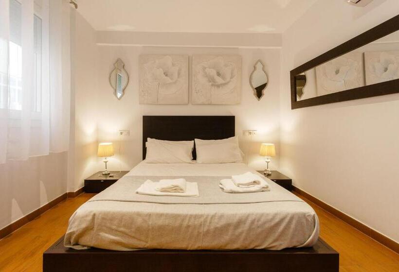 El Velero En La Playa Victoria Grupo Ac Gestion