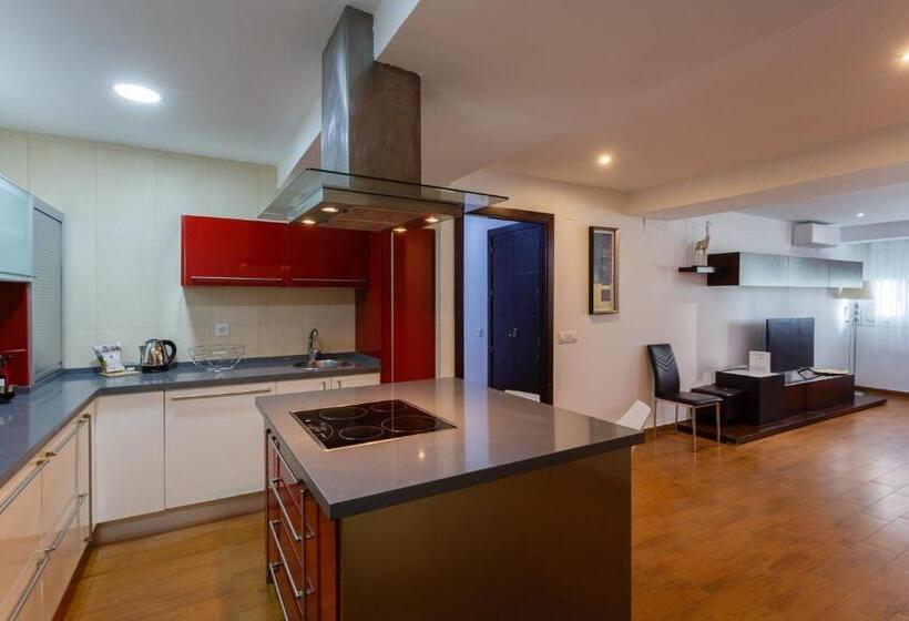 El Velero En La Playa Victoria Grupo Ac Gestion