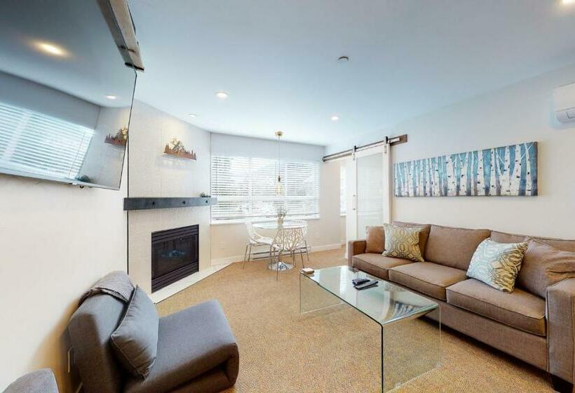 هتل Market Place Lodge 249