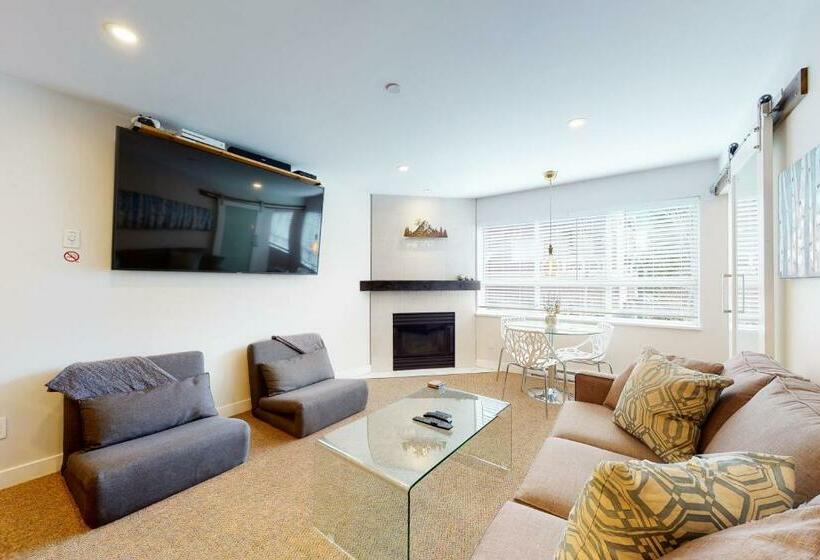 هتل Market Place Lodge 249