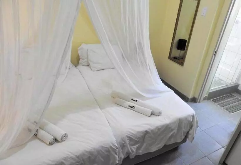 پانسیون The Farmhouse Boutique Guesthouse And Beergarden Cc