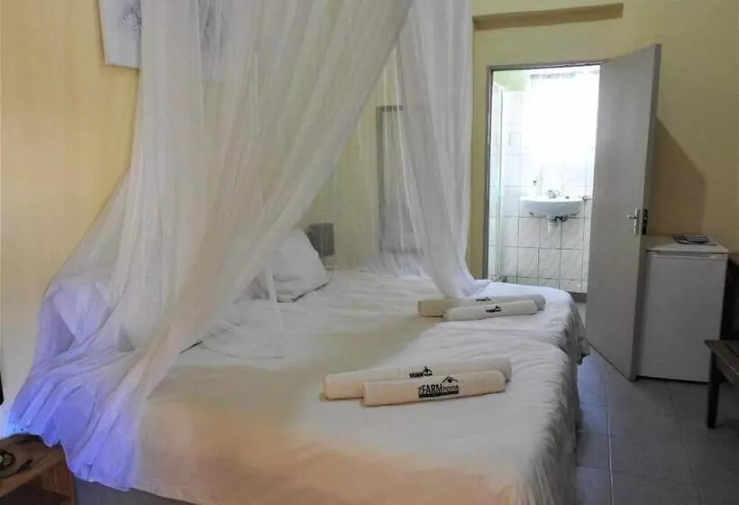 پانسیون The Farmhouse Boutique Guesthouse And Beergarden Cc