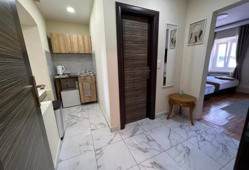 Regina Apartments
