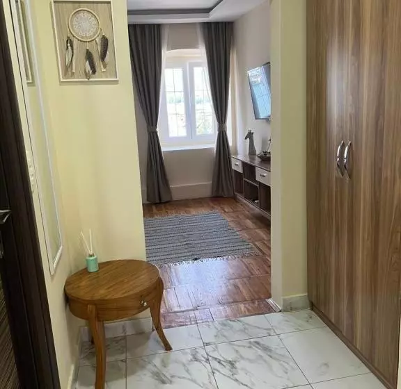 Regina Apartments