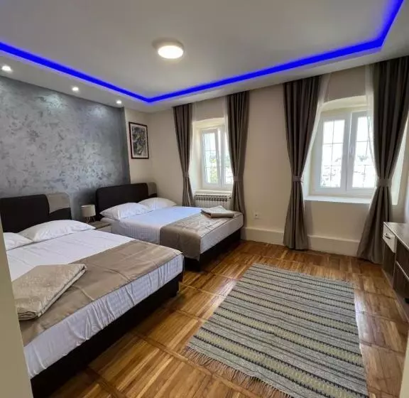 Regina Apartments