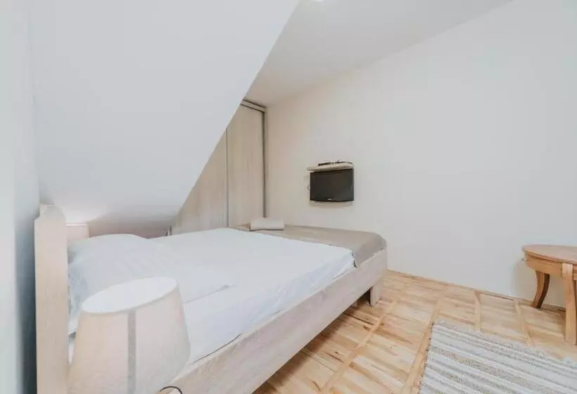 Regina Apartments
