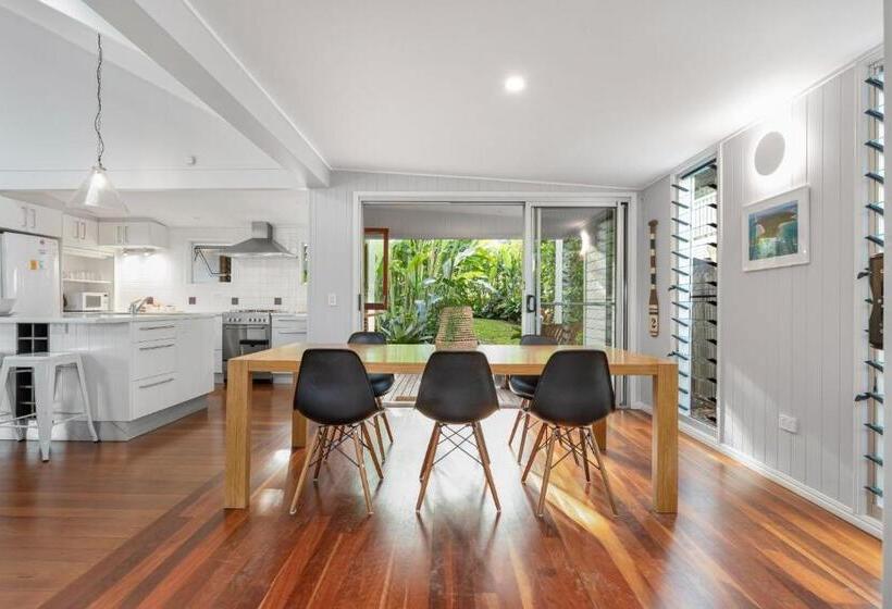 Dwyer St Great Family Beach House