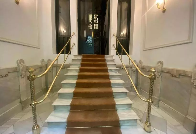 For You Rentals Apartment With Beautiful Private Terrace In The Center Of Madrid Car19