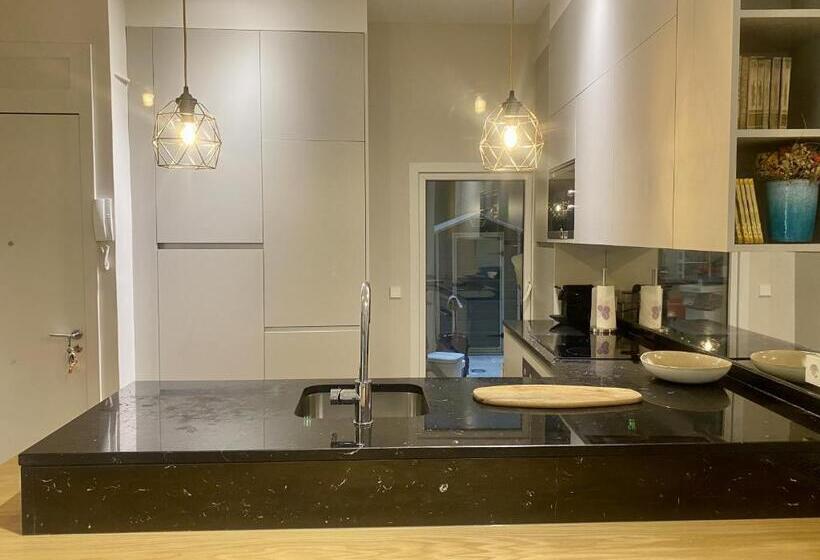 For You Rentals Apartment With Beautiful Private Terrace In The Center Of Madrid Car19