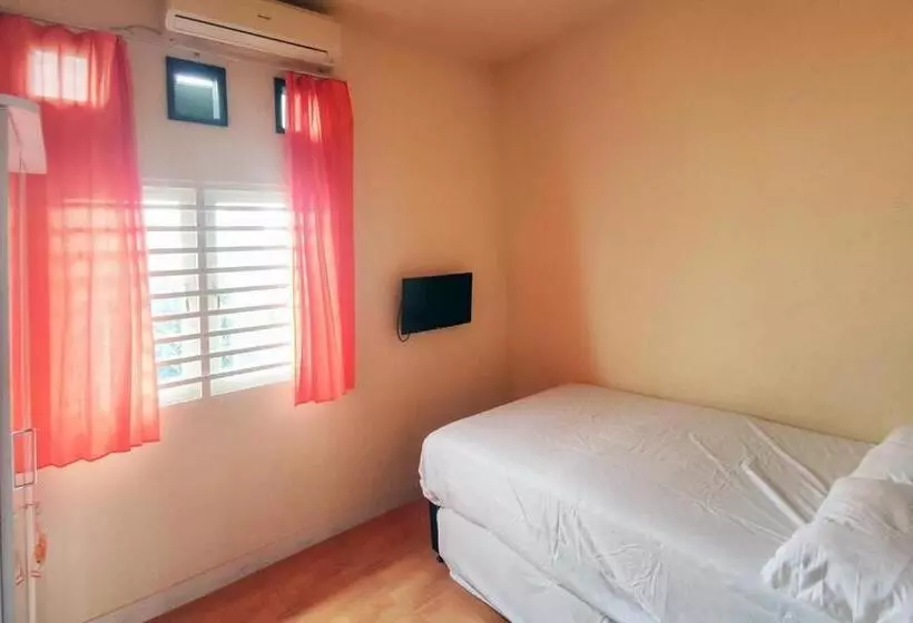 ホテル Chandra Graha Guesthouse Palu